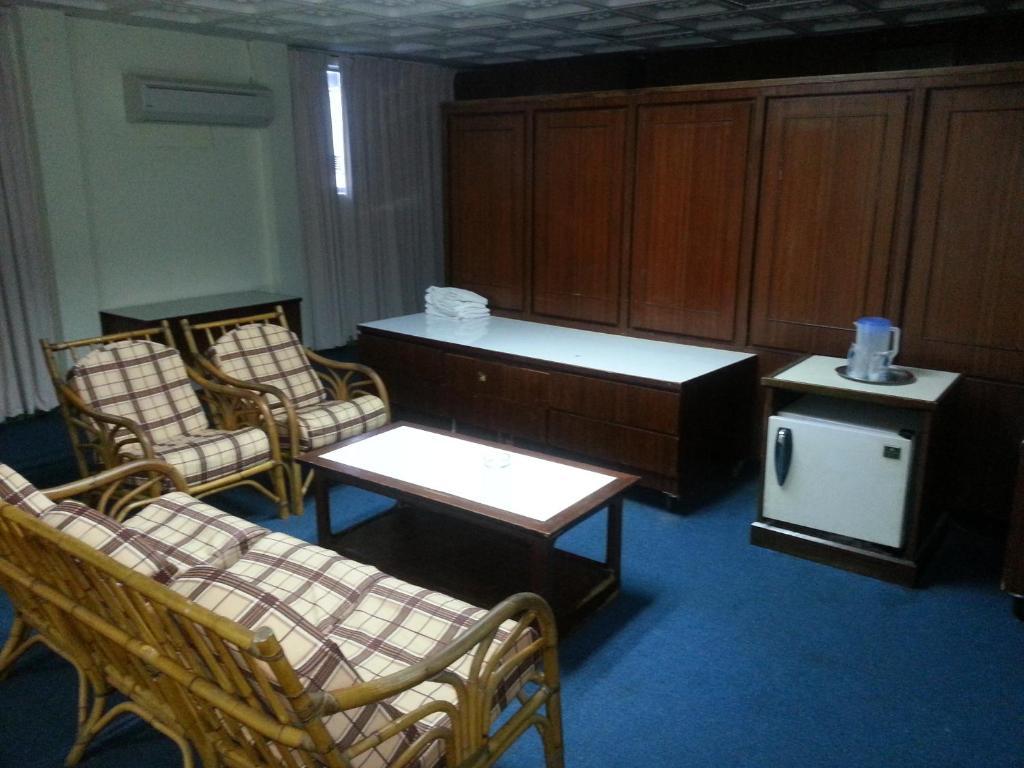 Hotel Lotte Іпох Номер фото